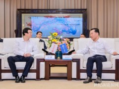 張傳衛(wèi)與西安交通大學(xué)校長張立群座談